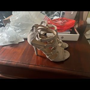 Lauren Conrad mauve suede heels